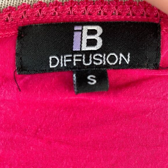 IN Diffusion Pink Lace Long Sleeve Tip Size S EUC - Picture 6 of 7